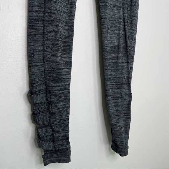 Athleta Women’s Cut‎ Out Leg Space Dye Chaturanga Leggings in Grey Size Medium - Picture 10 of 12